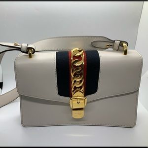 GUCCI
Ladies White Sylvie Leather Super Mini Shoulder Bag